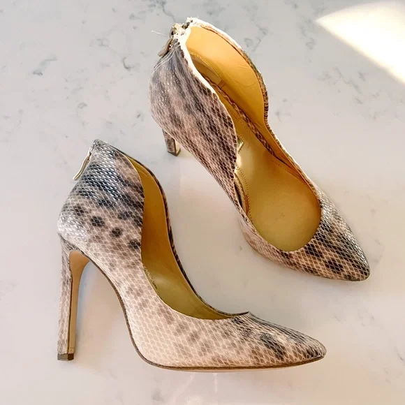 BCBG BCBGeneration Snake Zipper Back Heel Pump 6 - Picture 1 of 7